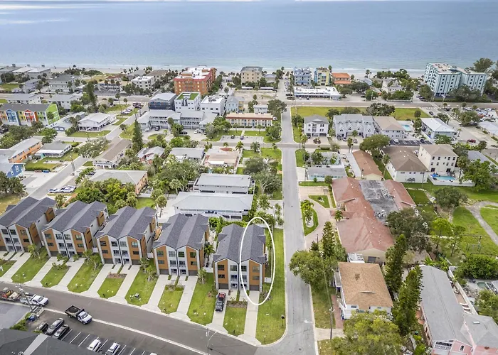 Heated Saltwater Pool, Walk2beach, Game