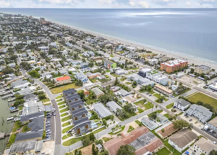 Heated Saltwater Pool, Walk2beach, Game