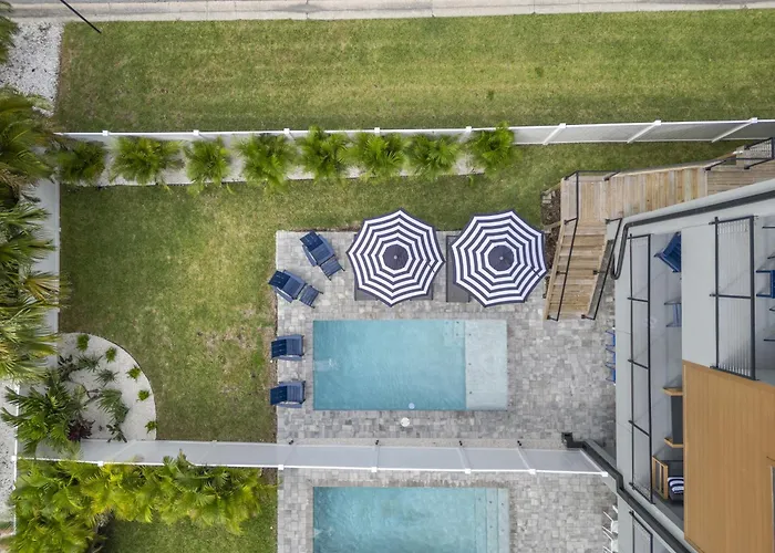 Heated Saltwater Pool, Walk2beach, Game Holiday home *