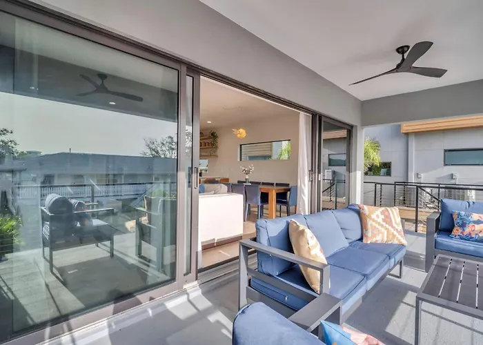 Heated Saltwater Pool, Walk2beach, Game