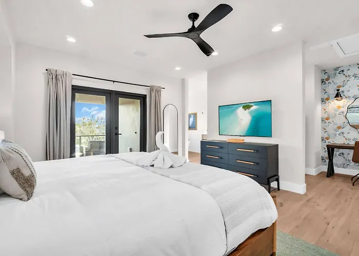 Heated Saltwater Pool, Walk2beach, Game Hébergement de vacances Clearwater Beach
